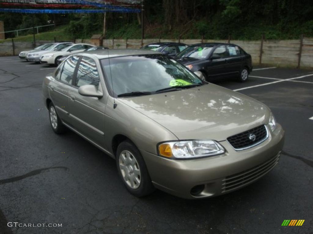 2002 Sentra GXE - Iced Cappuccino / Sand Beige photo #10