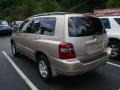 2006 Sonora Gold Metallic Toyota Highlander 4WD  photo #2