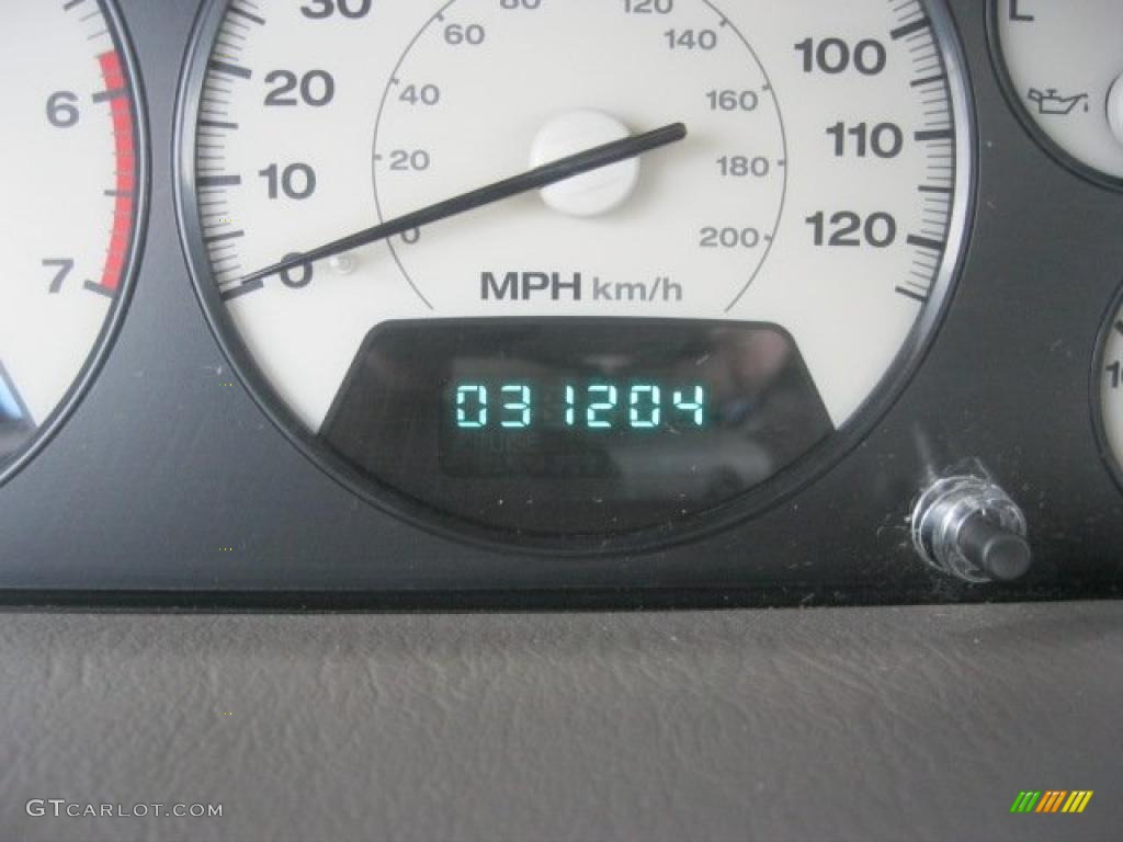 2004 Grand Cherokee Limited 4x4 - Brillant Black Crystal Pearl / Taupe photo #16