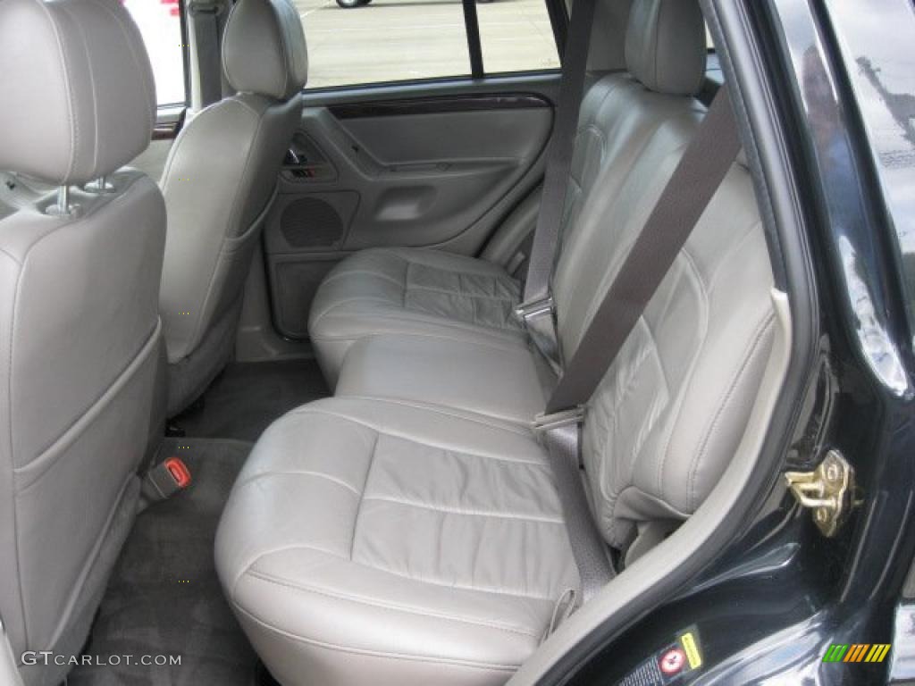 2004 Grand Cherokee Limited 4x4 - Brillant Black Crystal Pearl / Taupe photo #21