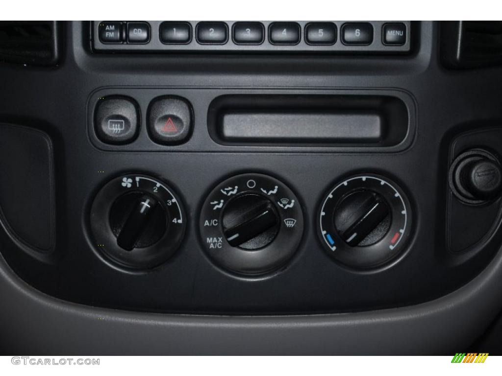 2002 Escape XLT V6 - True Blue Metallic / Medium Graphite photo #38