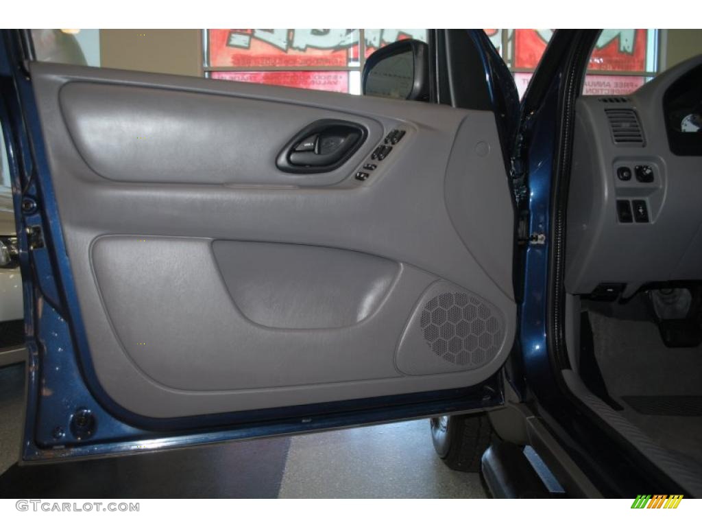 2002 Escape XLT V6 - True Blue Metallic / Medium Graphite photo #44