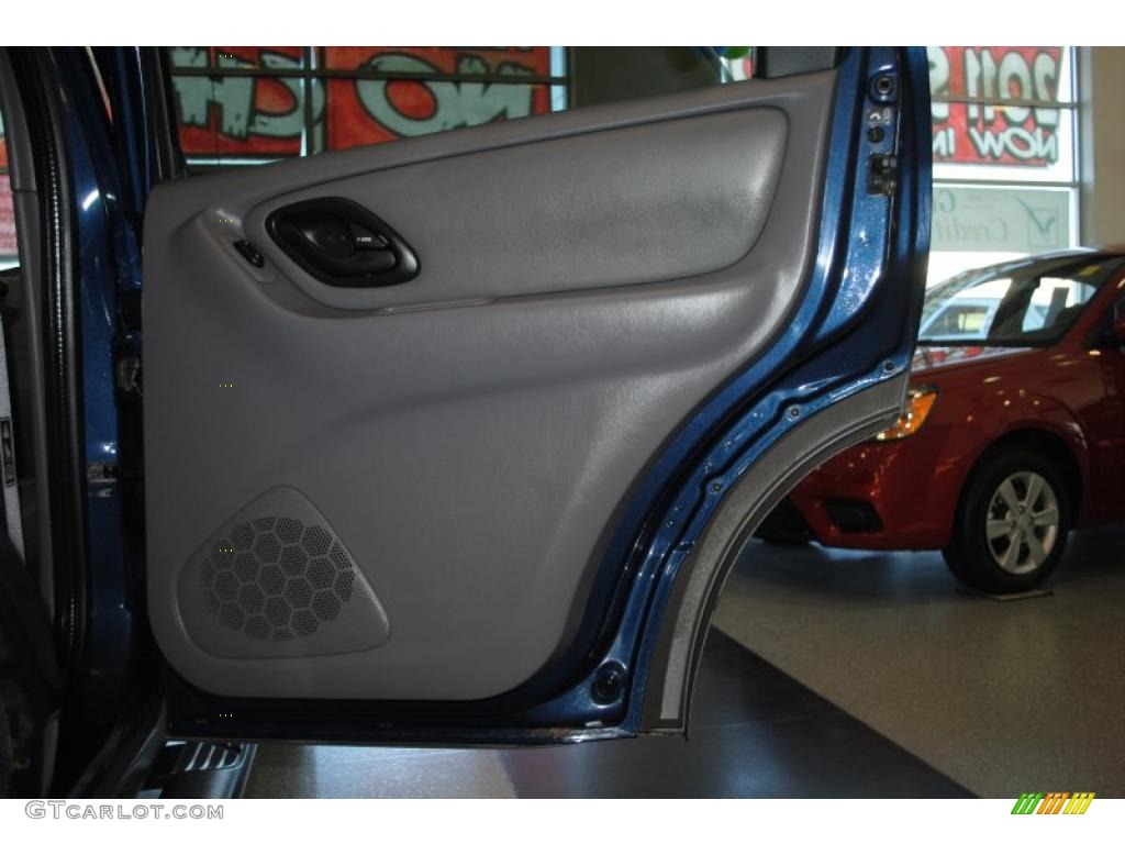 2002 Escape XLT V6 - True Blue Metallic / Medium Graphite photo #48