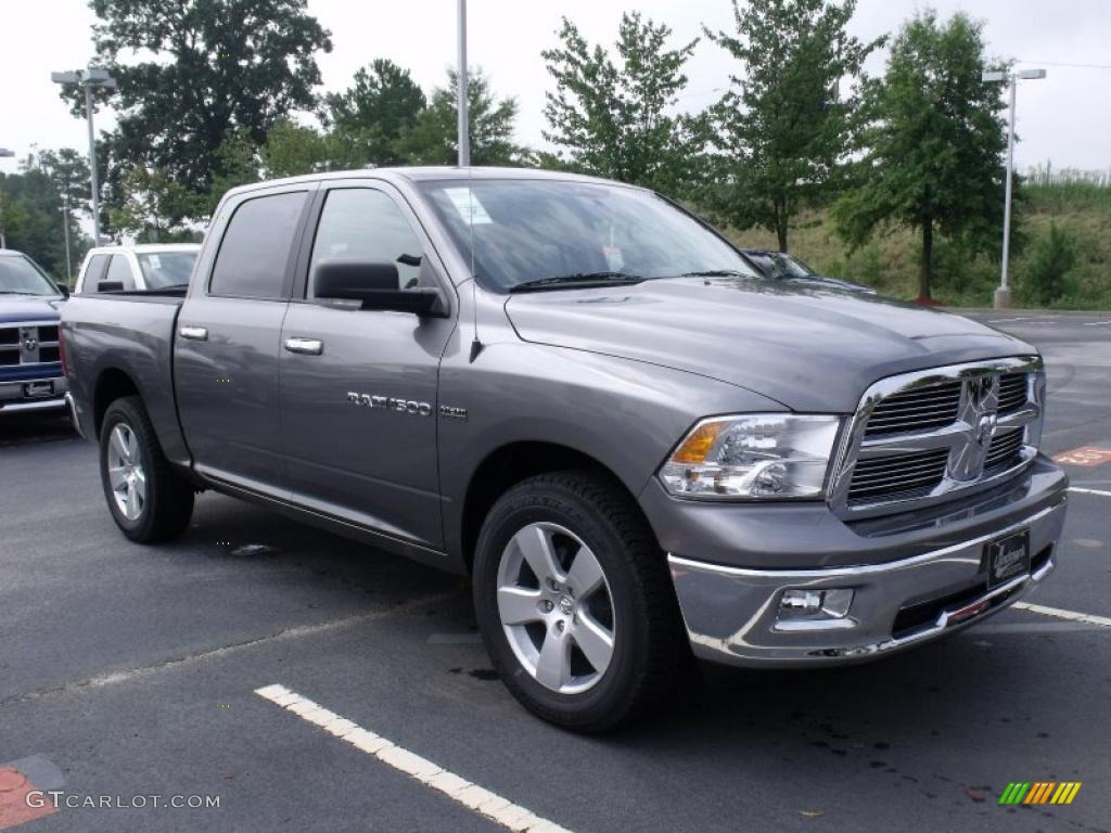 2011 Ram 1500 Big Horn Crew Cab - Mineral Gray Metallic / Dark Slate Gray photo #4