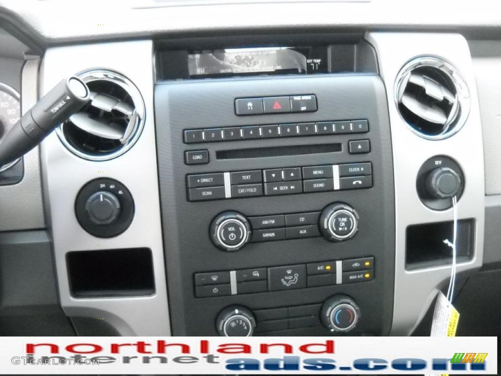 2010 F150 XLT SuperCab 4x4 - Ingot Silver Metallic / Medium Stone photo #18