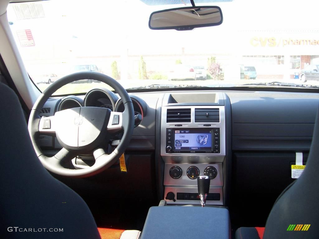 2009 Nitro R/T 4x4 - Bright Silver Metallic / Dark Slate Gray photo #29