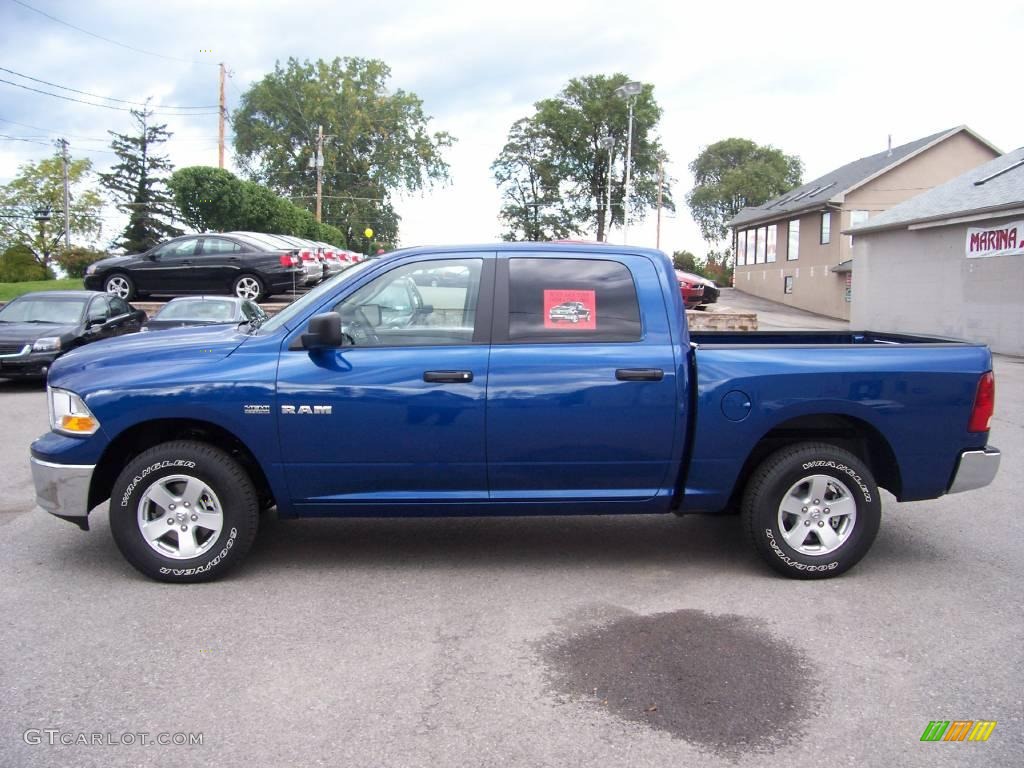 2009 Ram 1500 SLT Crew Cab 4x4 - Deep Water Blue Pearl / Dark Slate Gray photo #2