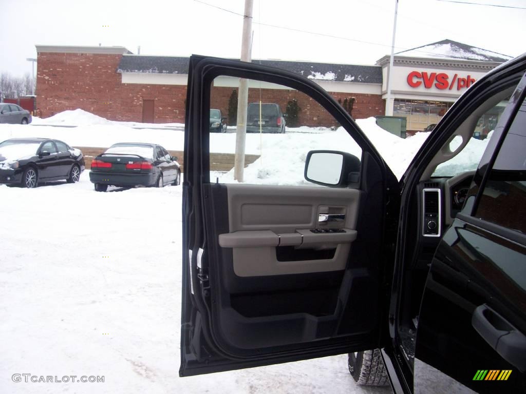 2009 Ram 1500 SLT Quad Cab 4x4 - Brilliant Black Crystal Pearl / Dark Slate/Medium Graystone photo #14