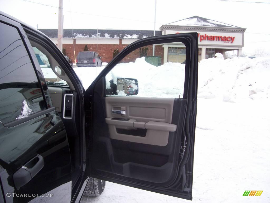 2009 Ram 1500 SLT Quad Cab 4x4 - Brilliant Black Crystal Pearl / Dark Slate/Medium Graystone photo #21