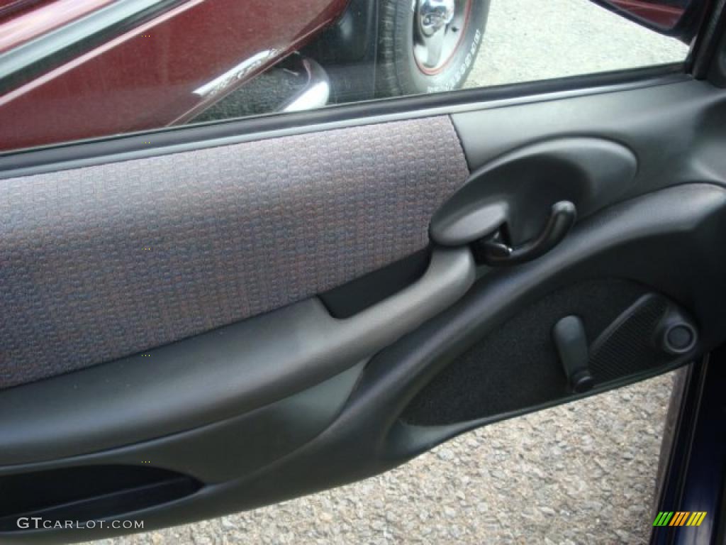 2002 Sunfire SE Coupe - Indigo Blue Metallic / Graphite photo #11