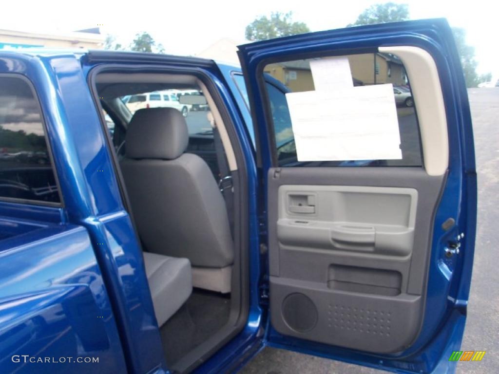 2011 Dakota Big Horn Crew Cab - Deep Water Blue Metallic / Dark Slate Gray/Medium Slate Gray photo #17