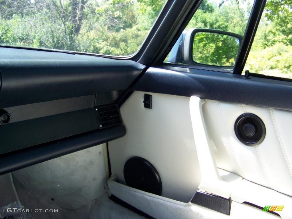 Linen Interior 1987 Porsche 911 Targa Photo #35390210