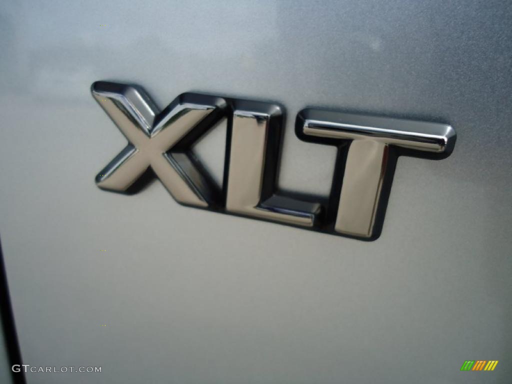 2010 Transit Connect XLT Passenger Wagon - Silver Metallic / Dark Gray photo #16