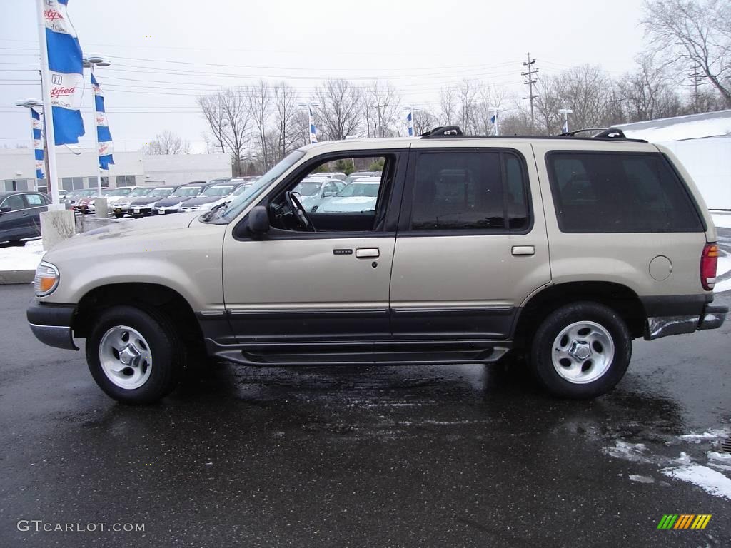 1999 Explorer XLT 4x4 - Harvest Gold Metallic / Medium Prairie Tan photo #2