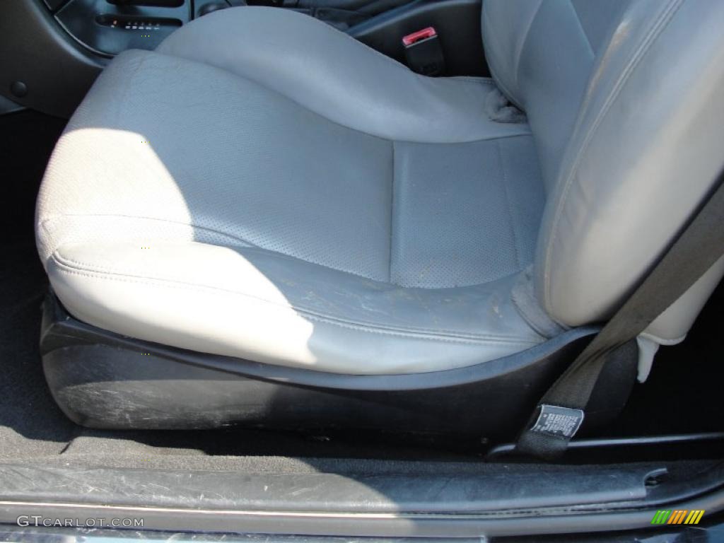 2001 Cougar V6 - Black / Medium Graphite photo #34