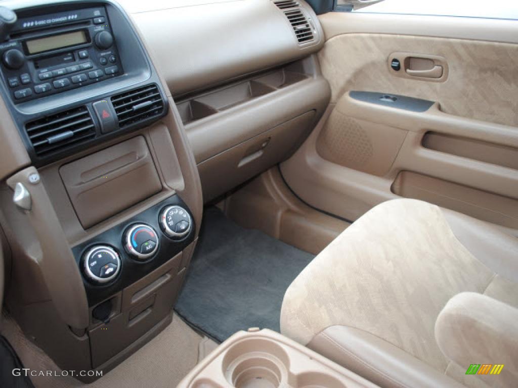 2004 CR-V EX 4WD - Mojave Mist Metallic / Saddle photo #19