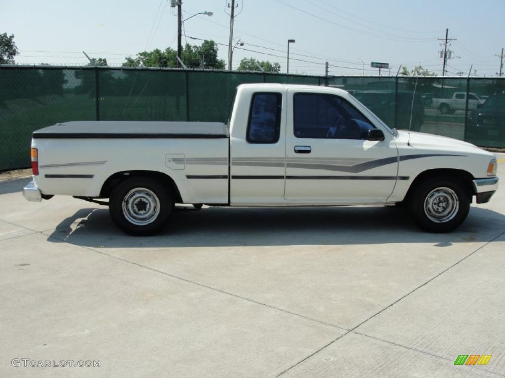 1990 Pickup Deluxe Extended Cab - White / Blue photo #2