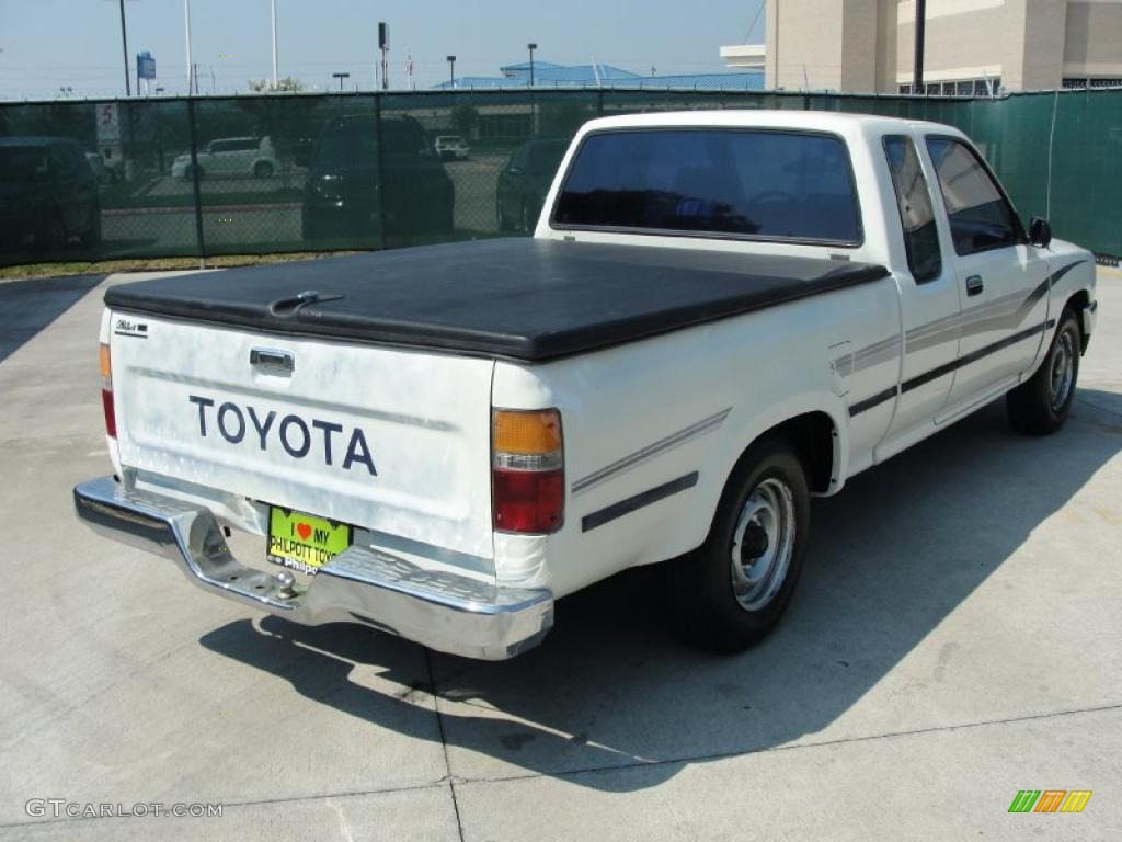 1990 Pickup Deluxe Extended Cab - White / Blue photo #3