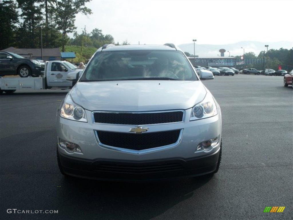 2011 Traverse LT AWD - Silver Ice Metallic / Dark Gray/Light Gray photo #3