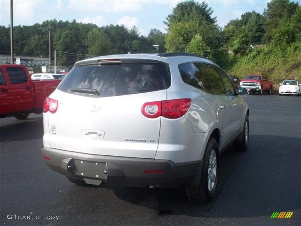 2011 Traverse LT AWD - Silver Ice Metallic / Dark Gray/Light Gray photo #6