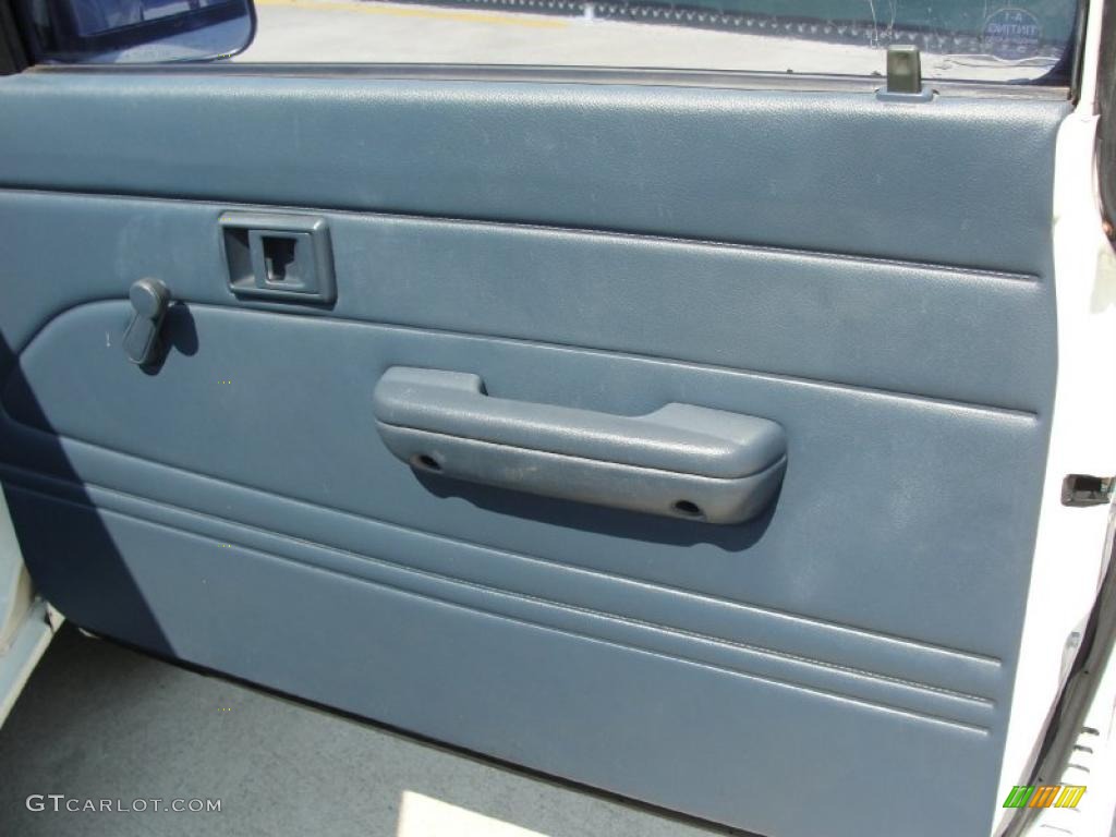 1990 Pickup Deluxe Extended Cab - White / Blue photo #18