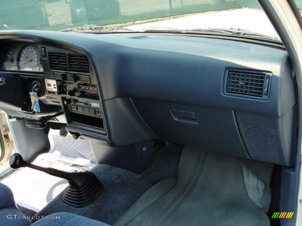 1990 Pickup Deluxe Extended Cab - White / Blue photo #19