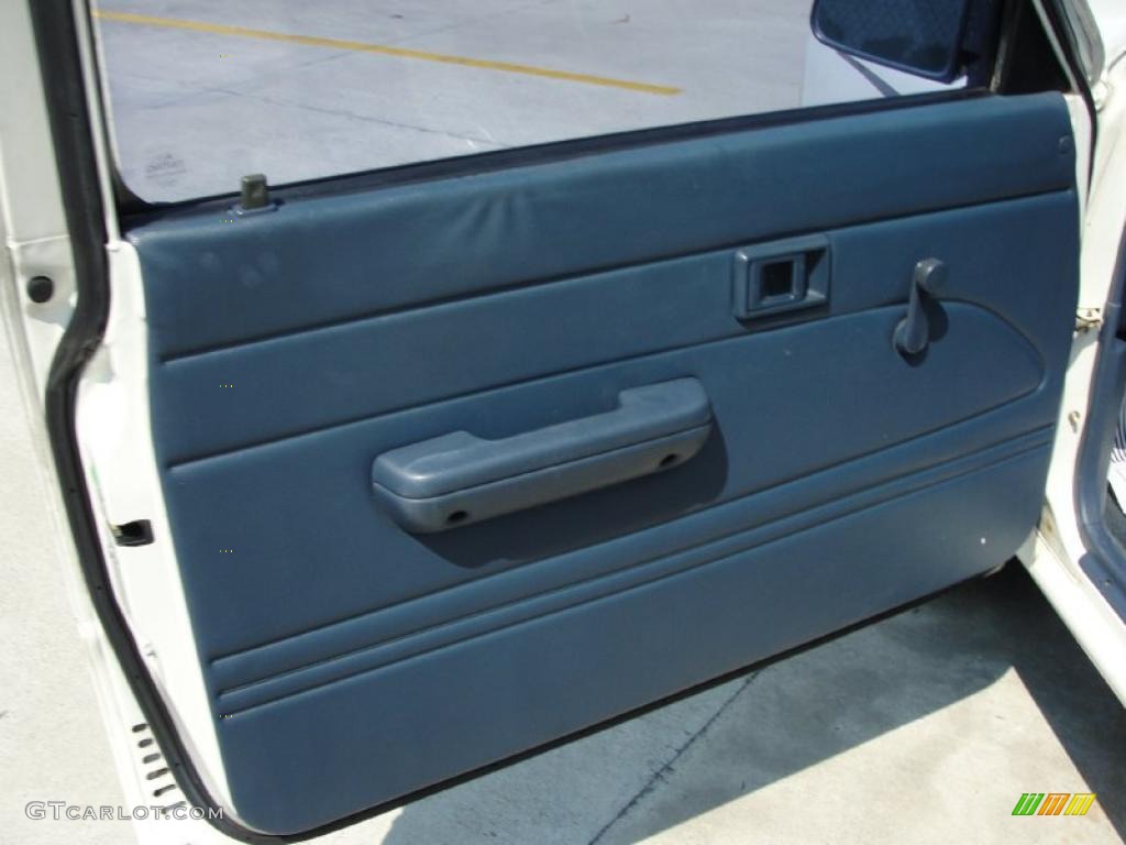 1990 Pickup Deluxe Extended Cab - White / Blue photo #21