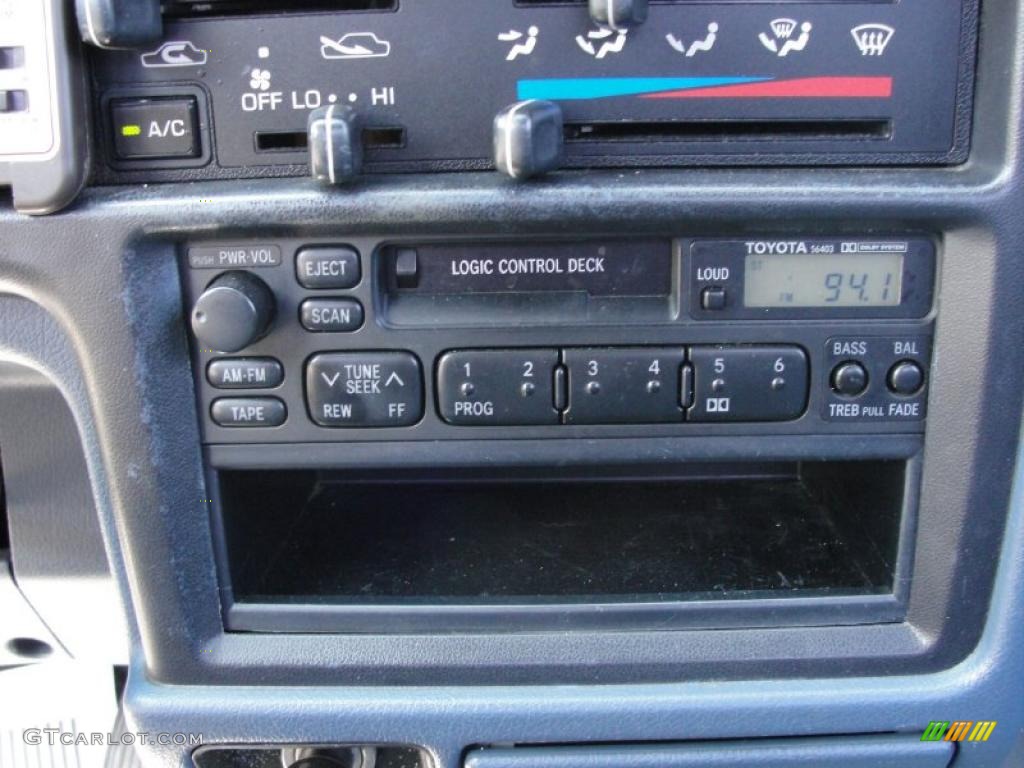 1990 Pickup Deluxe Extended Cab - White / Blue photo #25