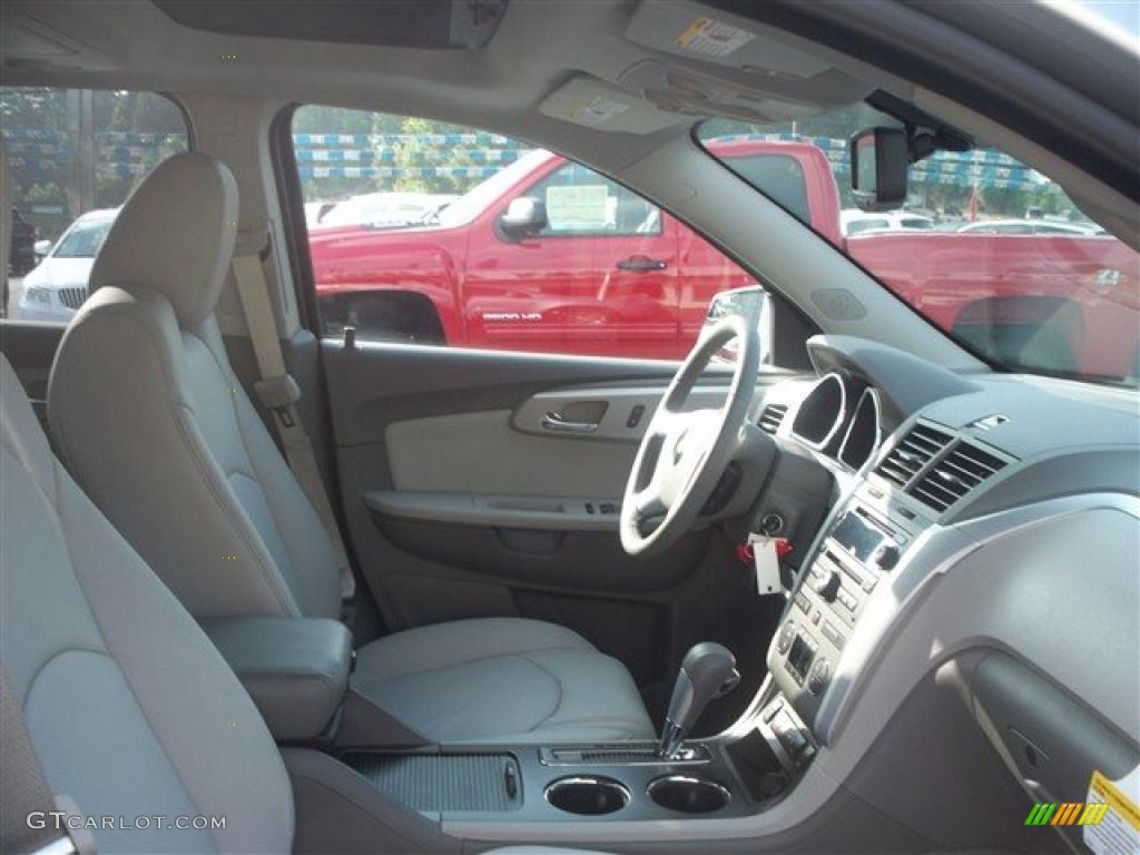 2011 Traverse LT AWD - Silver Ice Metallic / Dark Gray/Light Gray photo #21
