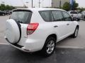 Super White - RAV4 4WD Photo No. 5