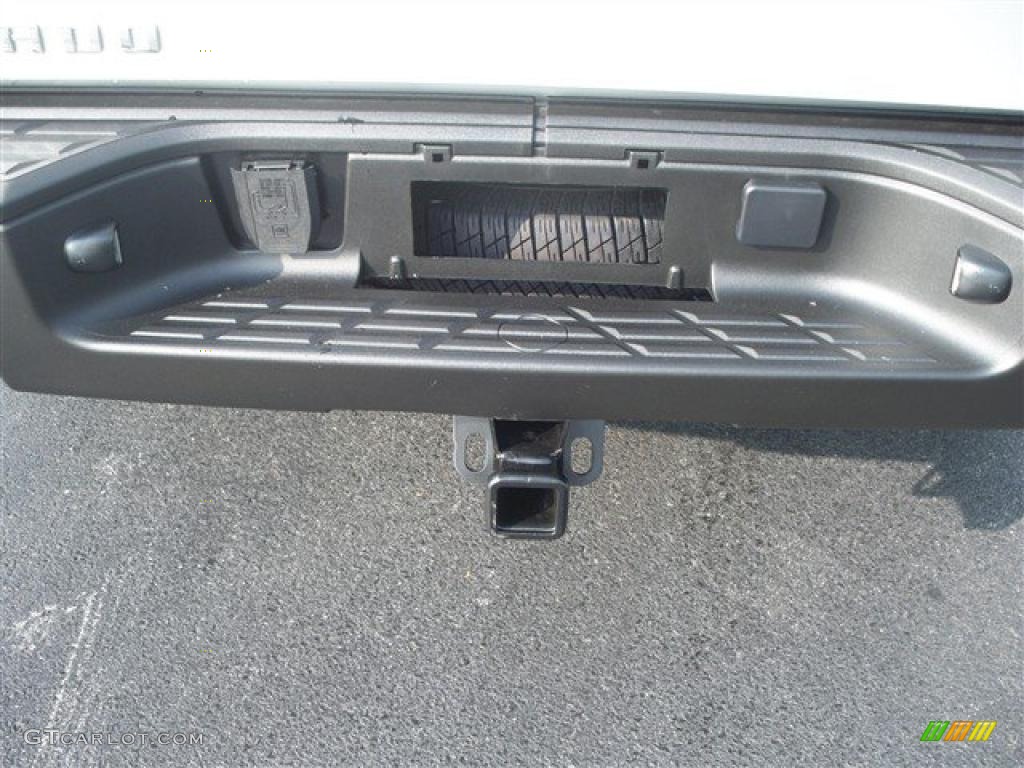 2011 Silverado 1500 LT Regular Cab 4x4 - Sheer Silver Metallic / Ebony photo #8