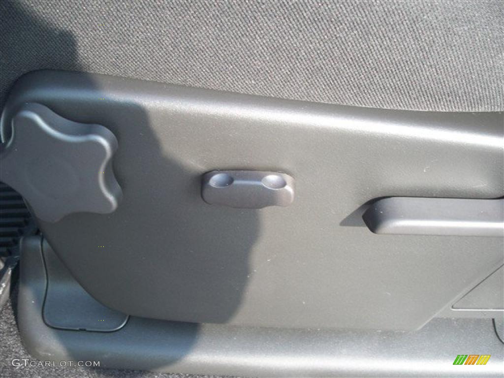 2011 Silverado 1500 LT Regular Cab 4x4 - Sheer Silver Metallic / Ebony photo #11