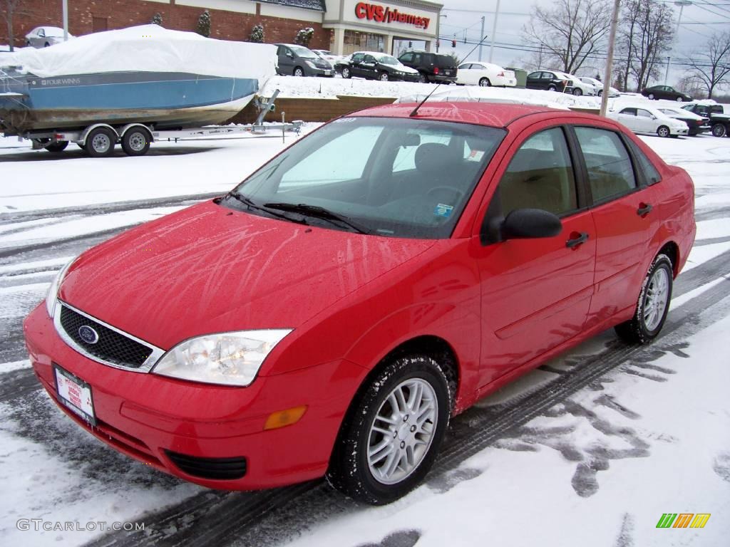 2007 Focus ZX4 SE Sedan - Infra-Red / Charcoal/Light Flint photo #1