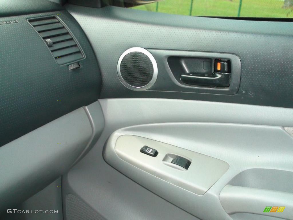 2006 Tacoma V6 PreRunner Double Cab - Radiant Red / Graphite Gray photo #26