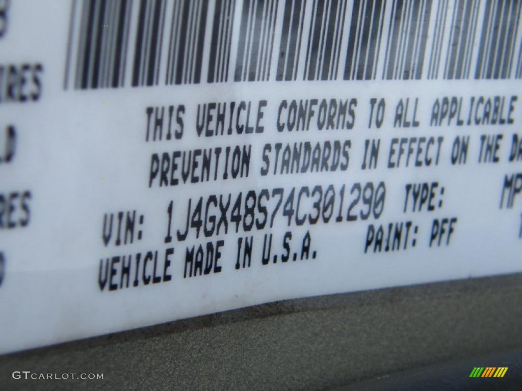 2004 Grand Cherokee Laredo - Graphite Metallic / Dark Slate Gray photo #30