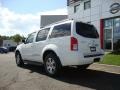 2008 Avalanche White Nissan Pathfinder LE 4x4  photo #4