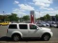 2008 Avalanche White Nissan Pathfinder LE 4x4  photo #7