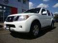 2008 Avalanche White Nissan Pathfinder LE 4x4  photo #10