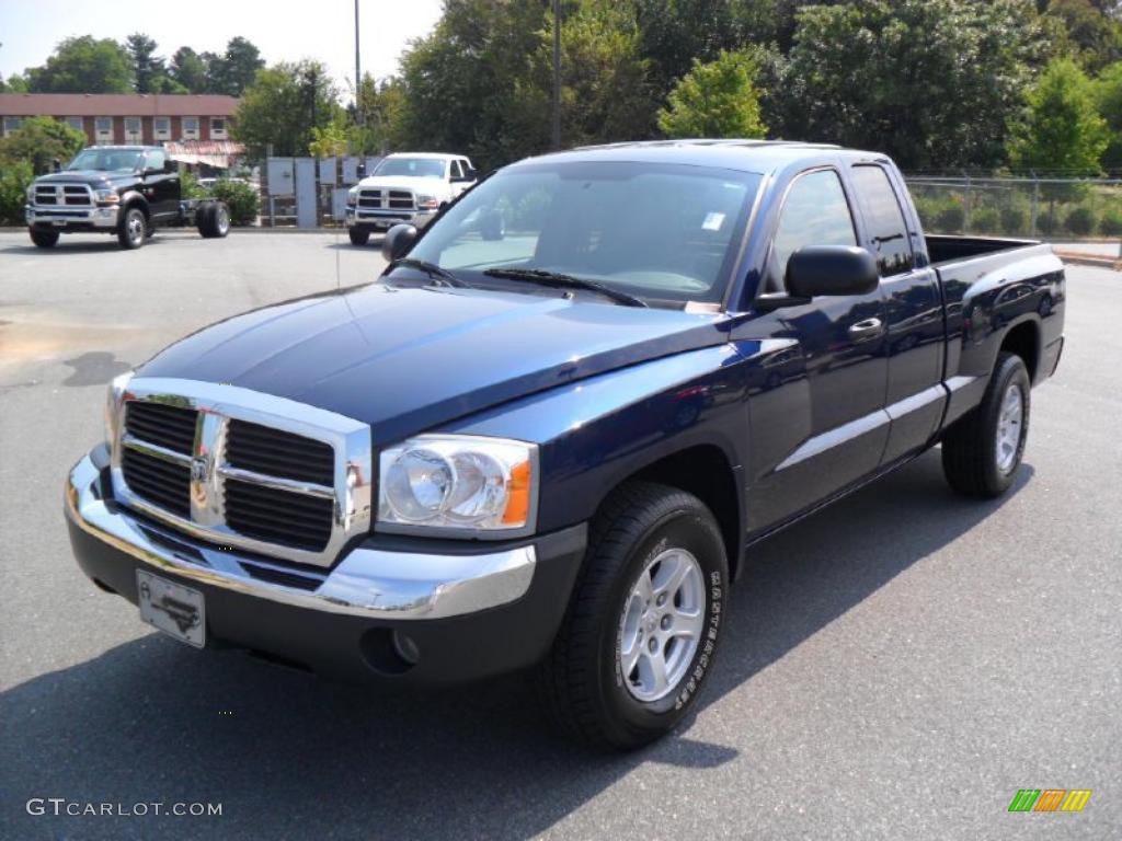 2005 Dakota SLT Club Cab 4x4 - Patriot Blue Pearl / Medium Slate Gray photo #1