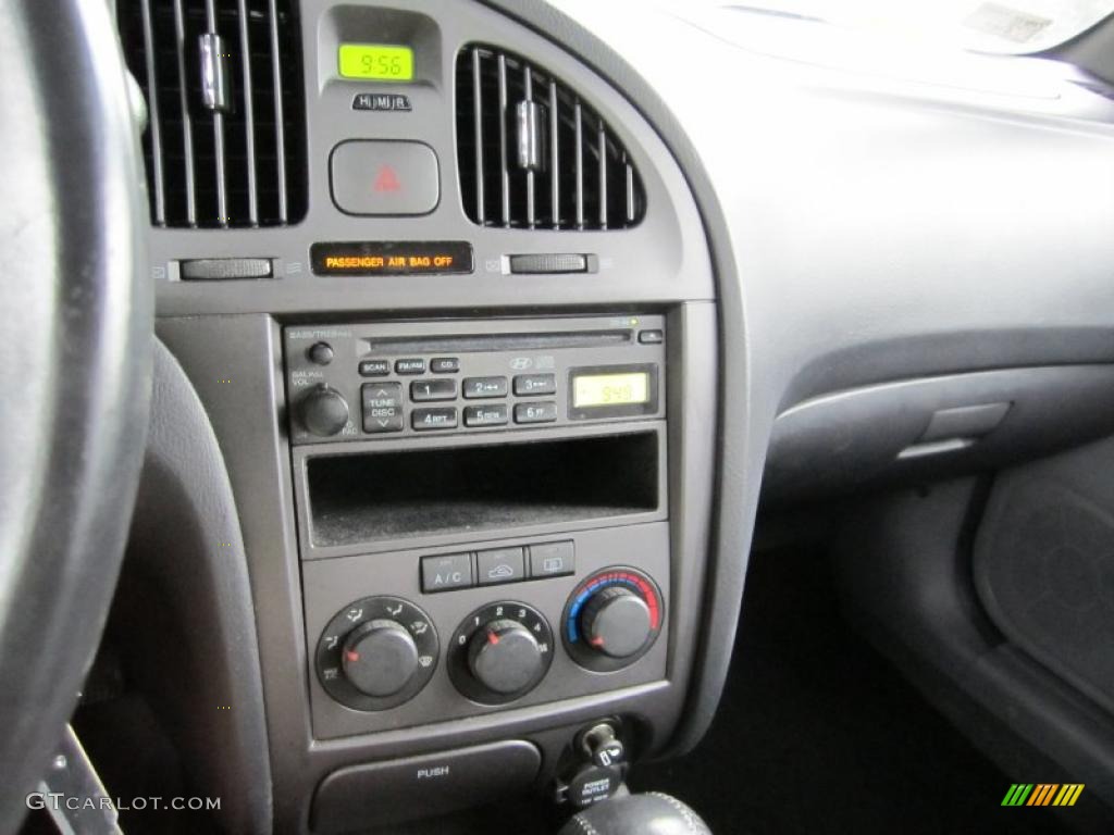 2006 Elantra GT Hatchback - Ebony Black / Gray photo #15