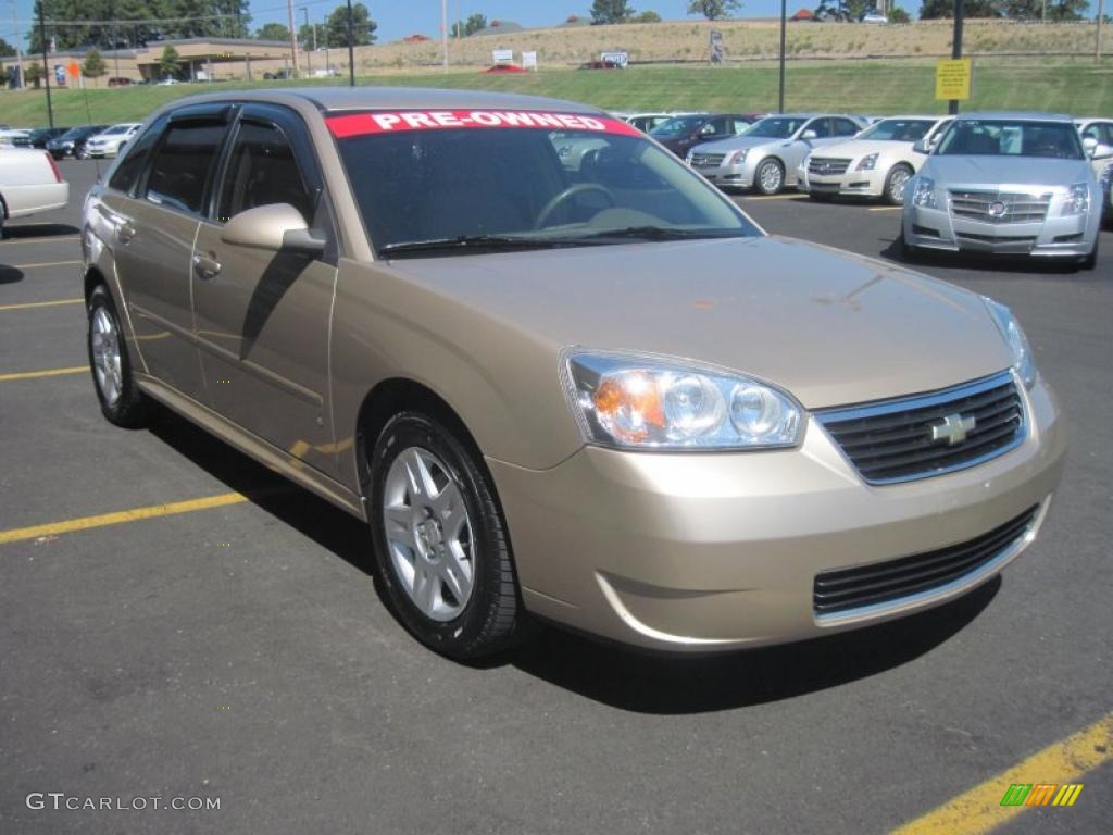 2007 Malibu Maxx LT Wagon - Sandstone Metallic / Cashmere Beige photo #2