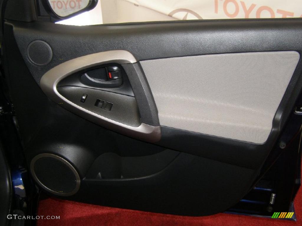 2007 RAV4 Limited 4WD - Nautical Blue Metallic / Ash Gray photo #29