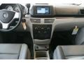 Mercury Silver Metallic - Routan SE Photo No. 6