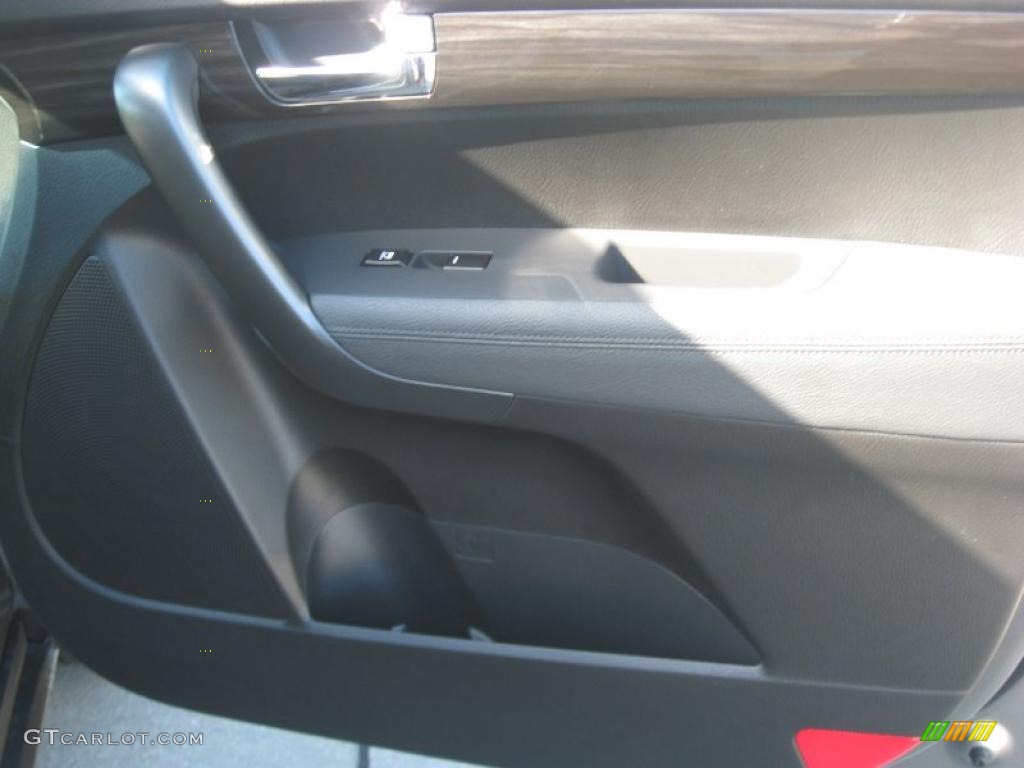 2011 Sorento LX AWD - Titanium Silver / Black photo #11