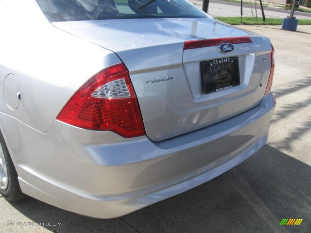 2011 Fusion SE - Ingot Silver Metallic / Charcoal Black photo #4