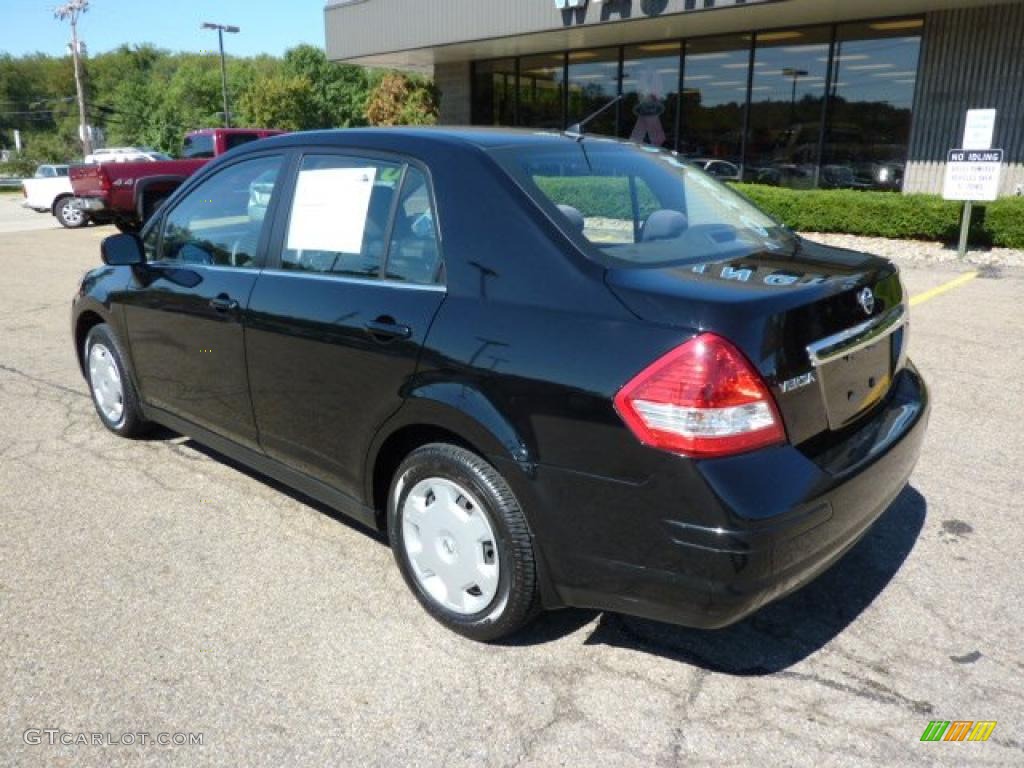2007 Versa S - Super Black / Charcoal photo #2