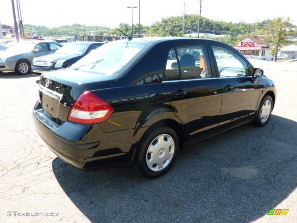 2007 Versa S - Super Black / Charcoal photo #4
