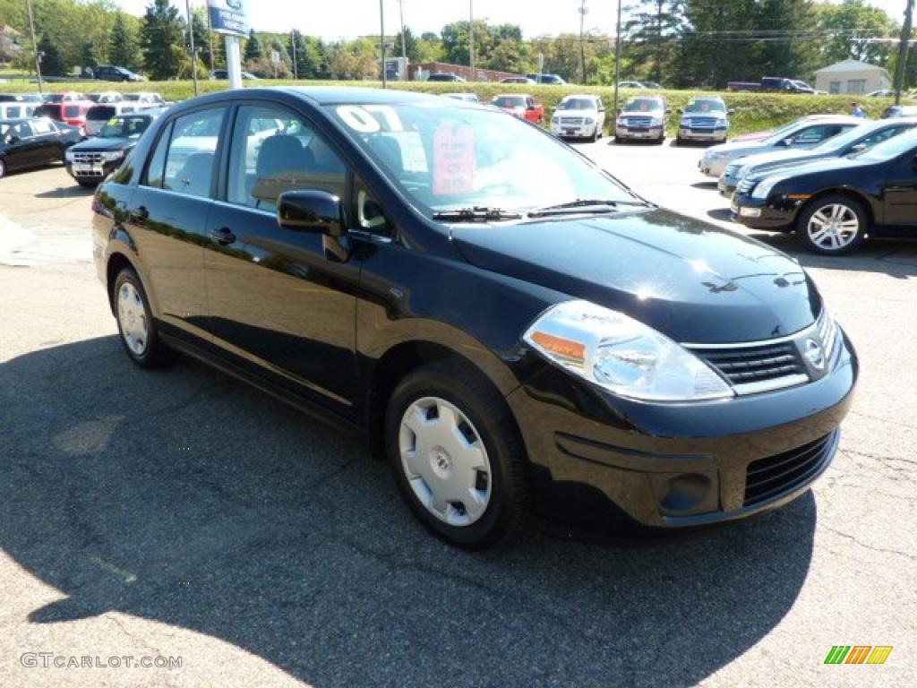 2007 Versa S - Super Black / Charcoal photo #6