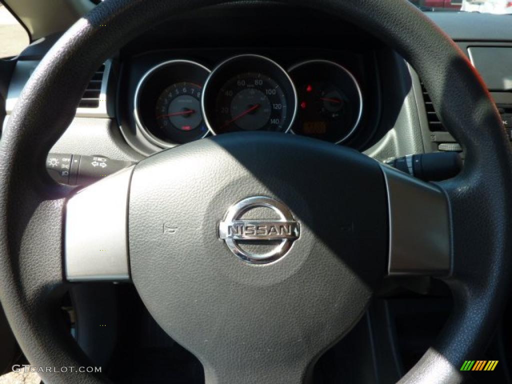 2007 Versa S - Super Black / Charcoal photo #19