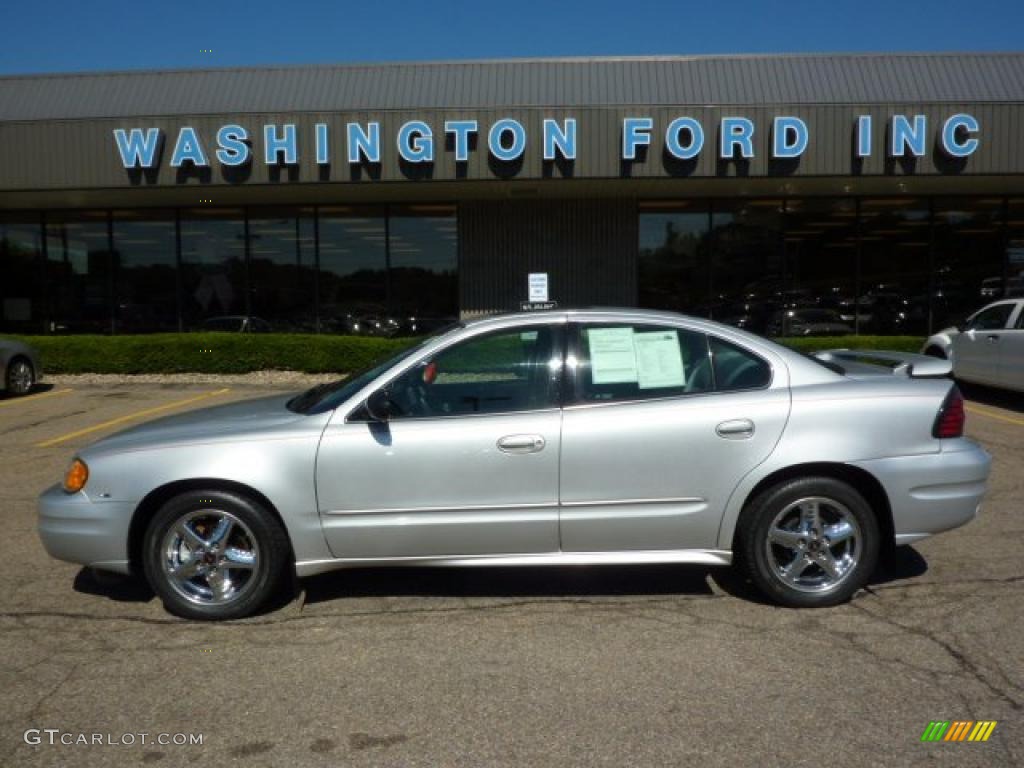 2004 Grand Am SE Sedan - Galaxy Silver Metallic / Dark Pewter photo #1